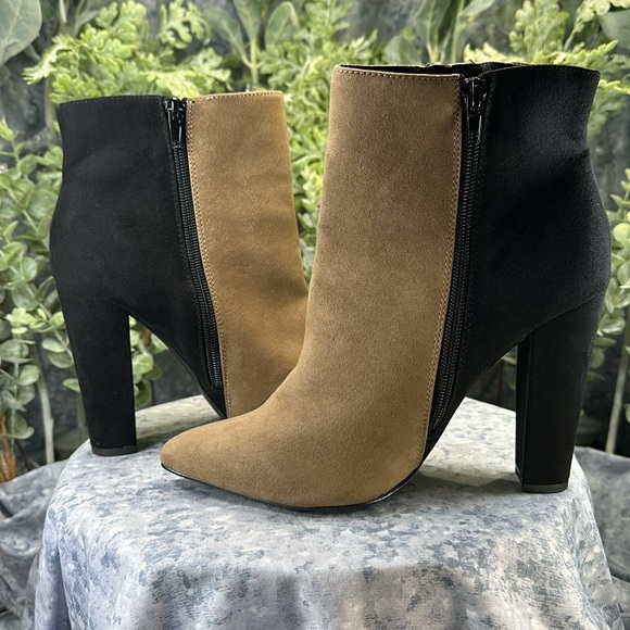 JustFab Remi Black Cream Tan Faux Suede 4.25” Heel Zip Dress Boots WMS 8W✨EUC✨ - Picture 4 of 15
